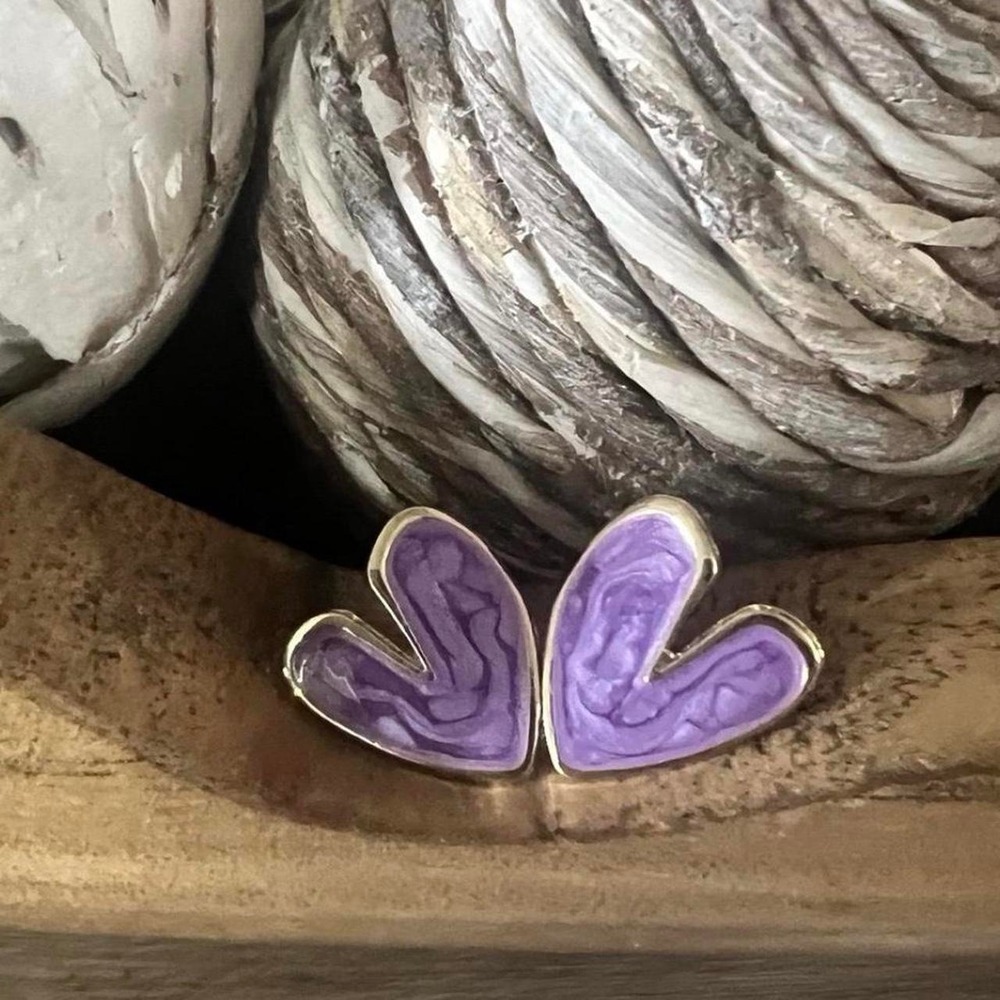 Purple Heart stud earrings